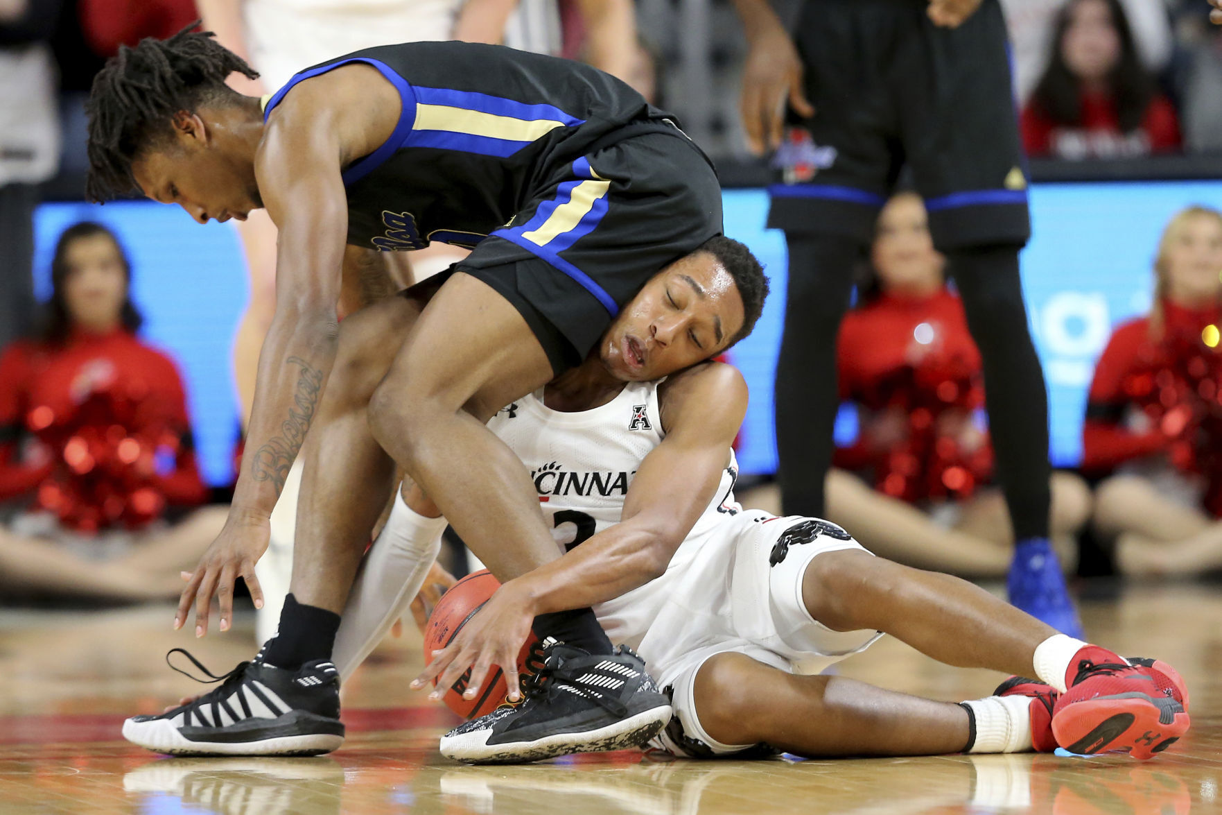 APTOPIX Tulsa Cincinnati Basketball